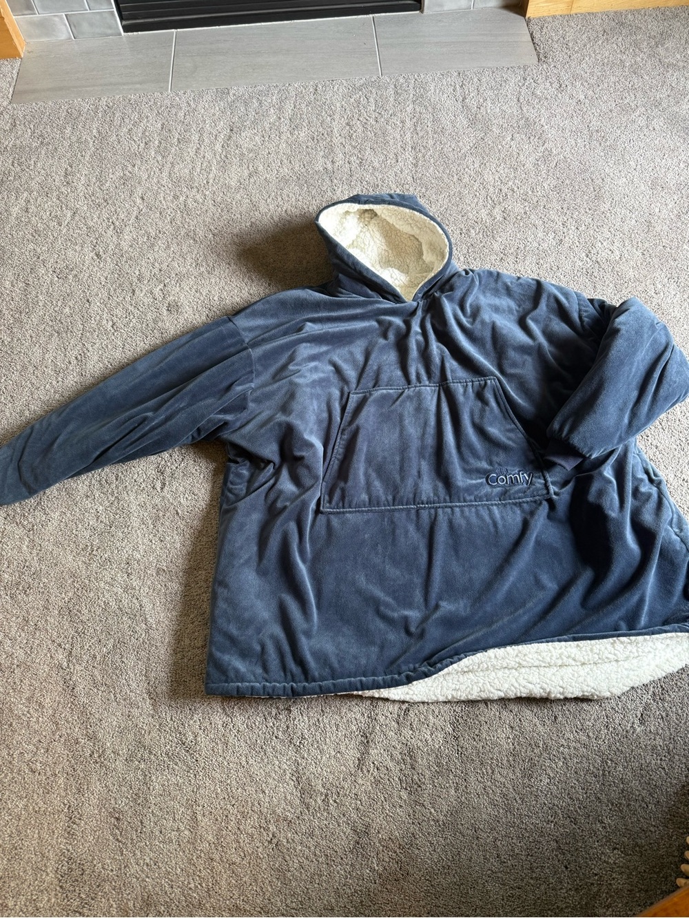 The Comfy original oversized blanket hoodie! So comfy! Navy blue. Like new.